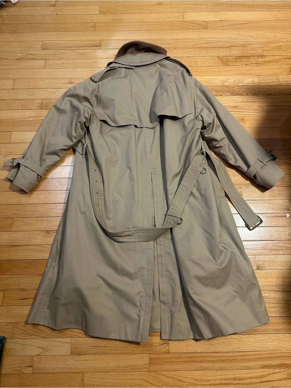Burberry Rego Men’s Beige Trench Coat with Brown Collar Size 52 Regular